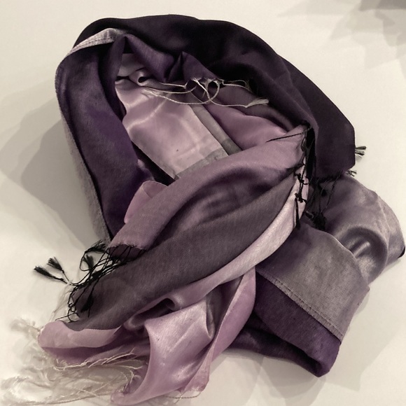 Elegant Purple and Lavender Scarf - Picture 3 of 5